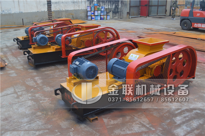 大型雙齒輥破碎機(jī)的價(jià)格是多少，有哪些合適的型號選擇？