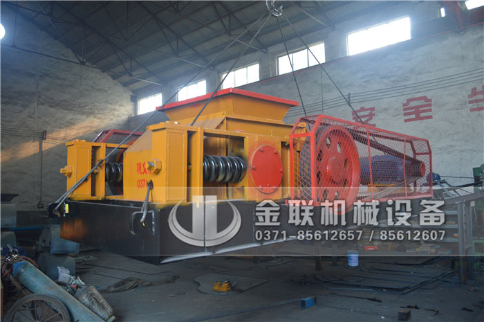 雙齒輥破碎機(jī)安裝、試機(jī)時都有哪些注意事項？