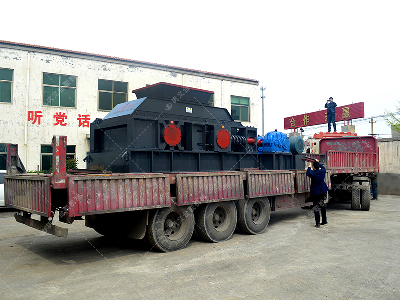 砂廠更換設(shè)備用對輥破碎機多少錢一臺？